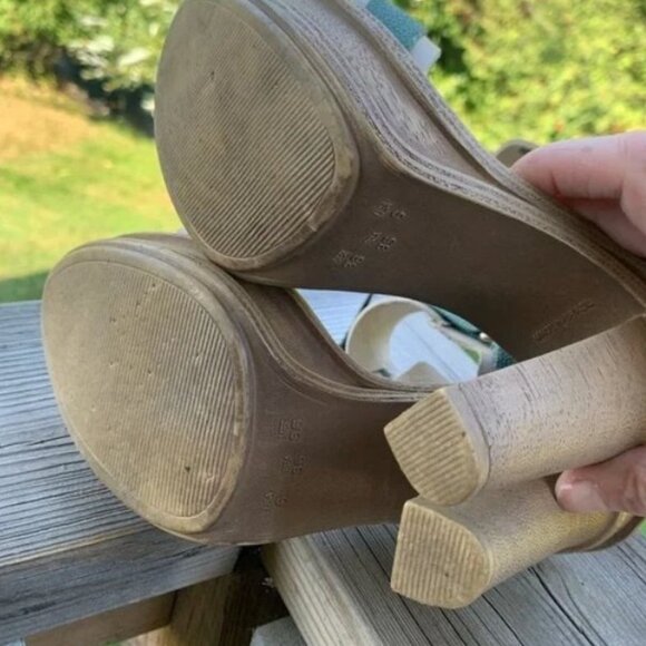 Ala Calcados Heels Size 6 - Picture 3 of 3
